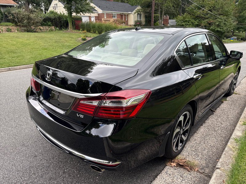 Used 2017 Honda Accord EX-L image 5