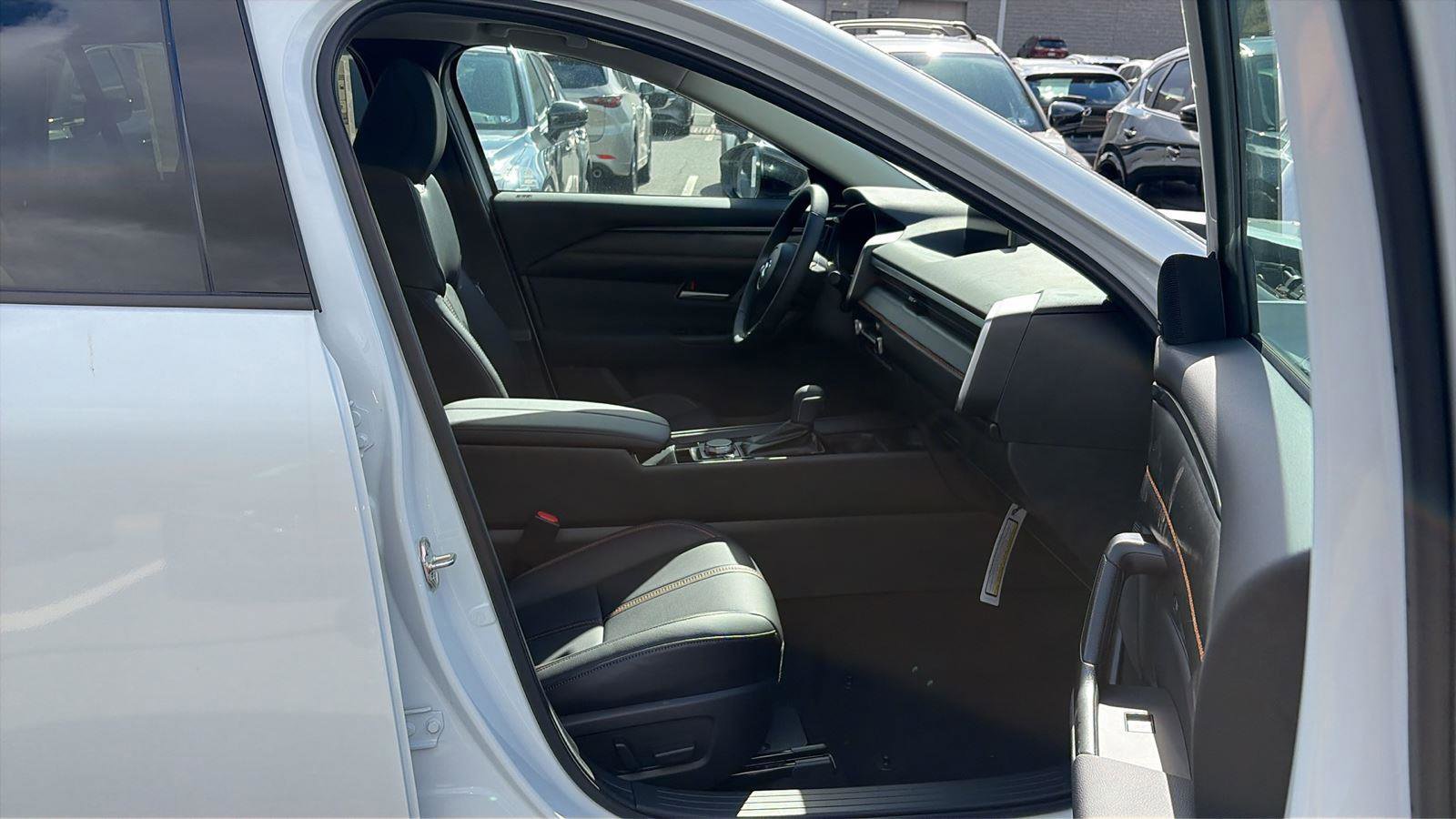 New 2025 MAZDA CX-50 AWD 2.5 Hybrid w/ Weather Package image 33