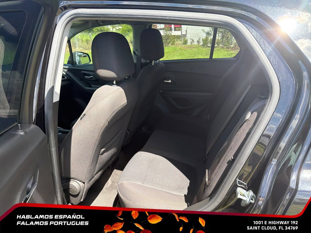 Used 2022 Chevrolet Trax LS w/ Tint and Cruise Package FWD image 17