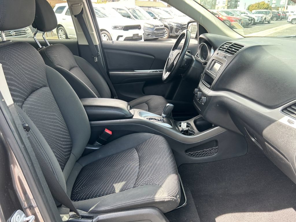 Used 2018 Dodge Journey SXT w/ Connectivity Group FWD image 34