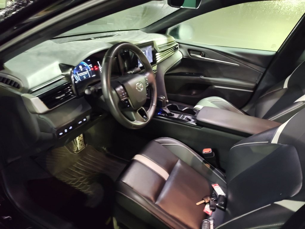 Used 2025 Toyota Camry SE w/ Convenience Package FWD image 7