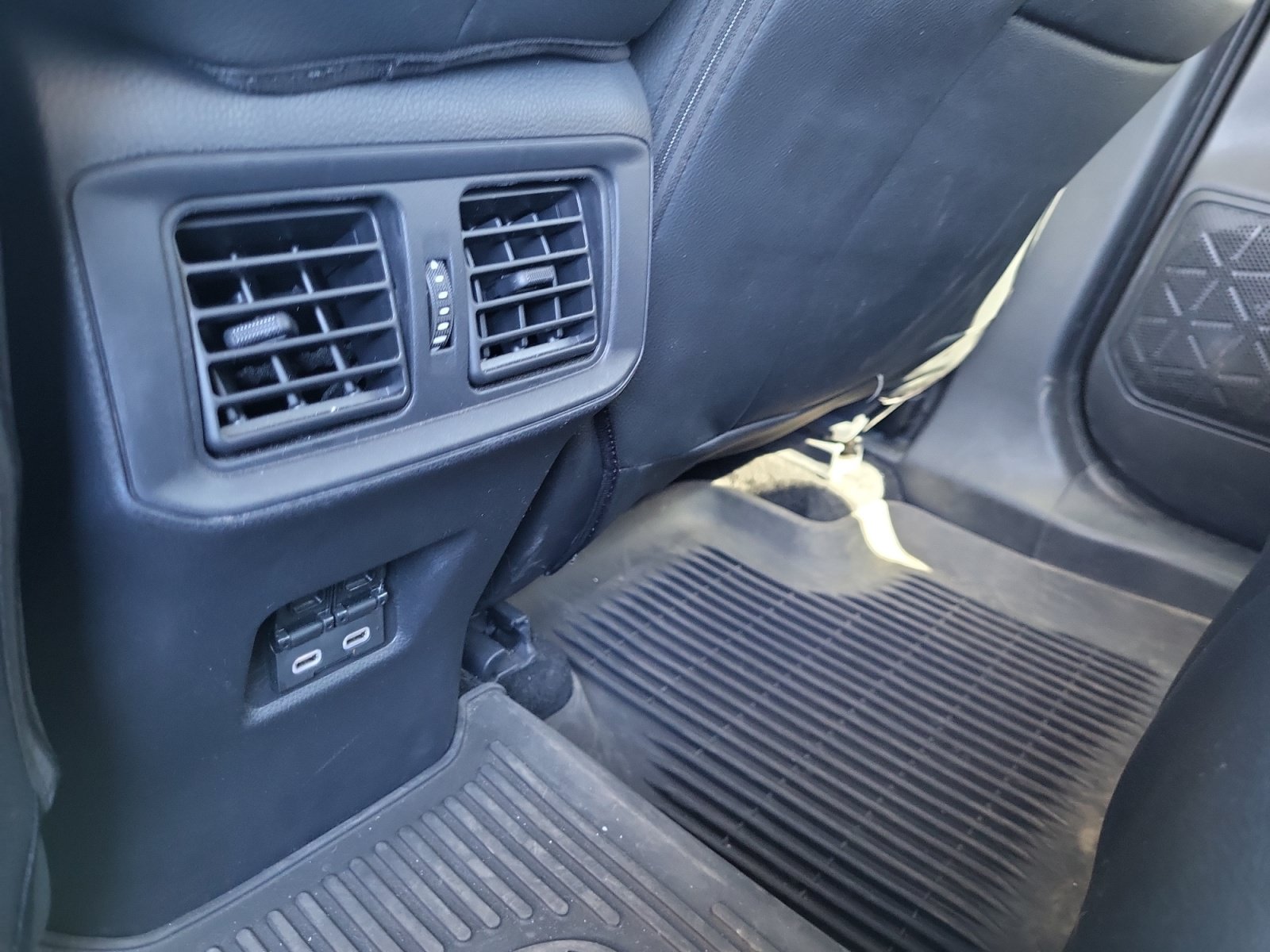 Used 2025 Toyota RAV4 XLE w/ Convenience Package AWD/4WD image 10