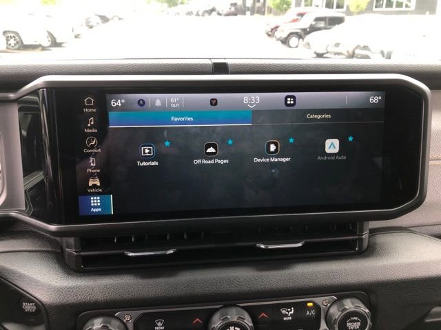 Used 2025 Jeep Gladiator Willys AWD/4WD image 27