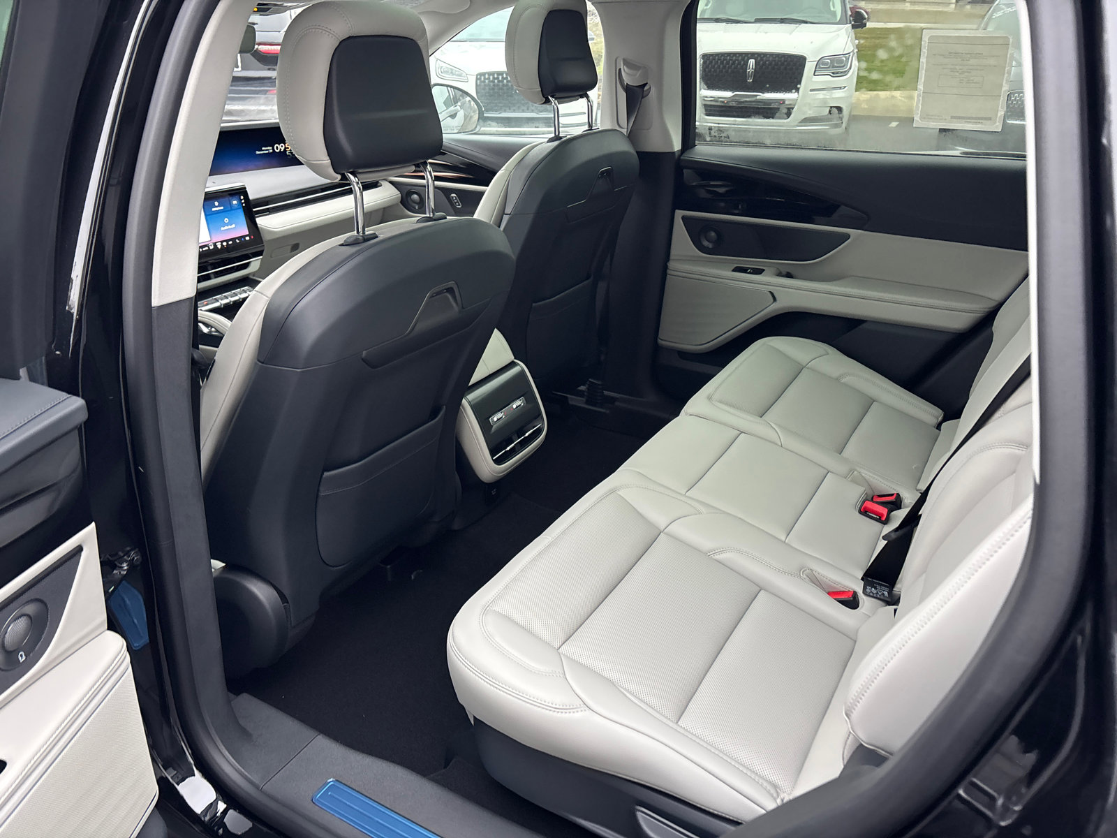 New 2026 Lincoln Nautilus Premier w/ Equipment Group 102A image 29