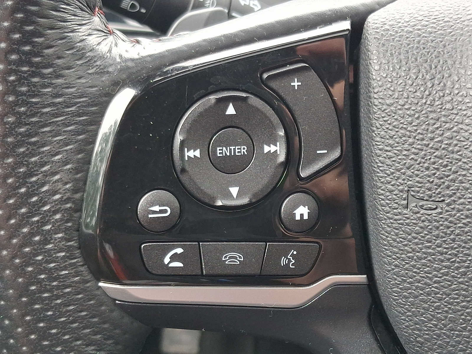Certified 2025 Honda Passport Black Edition image 21