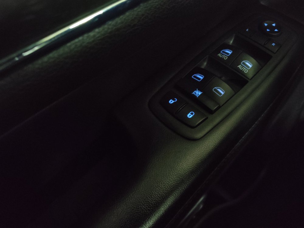 Used 2018 Jeep Grand Cherokee Limited AWD/4WD image 27