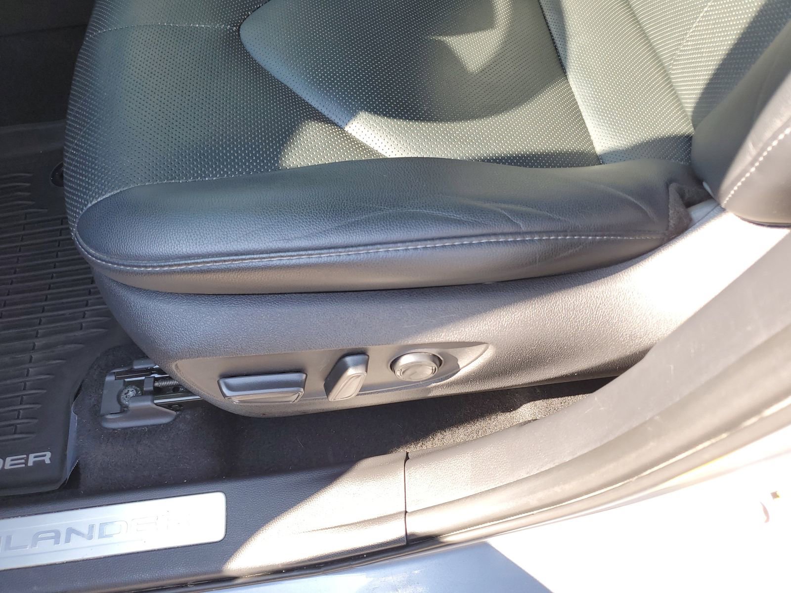 Certified 2020 Toyota Highlander Limited AWD/4WD image 19