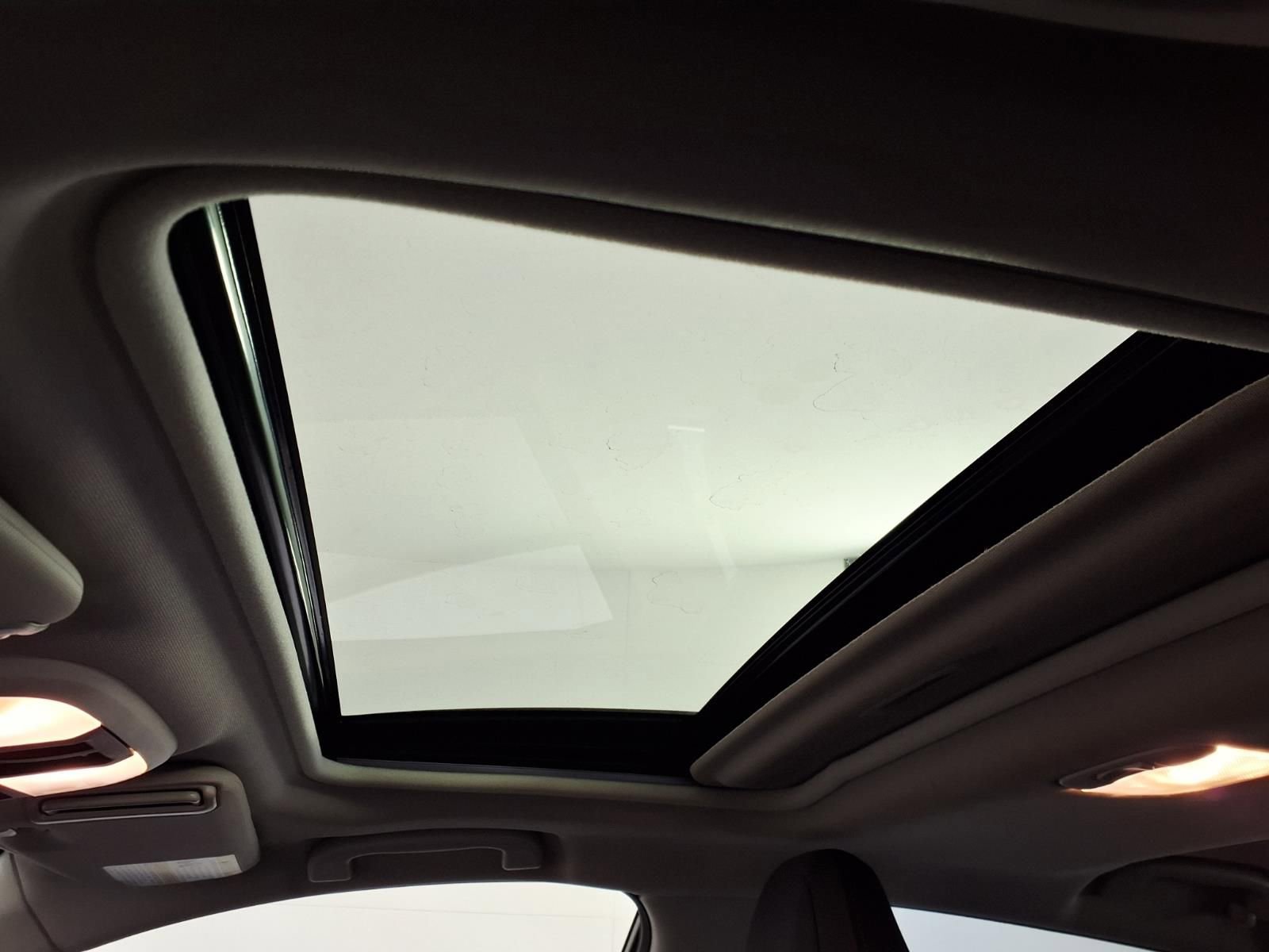 Used 2025 Subaru Crosstrek 2.0i Premium image 14