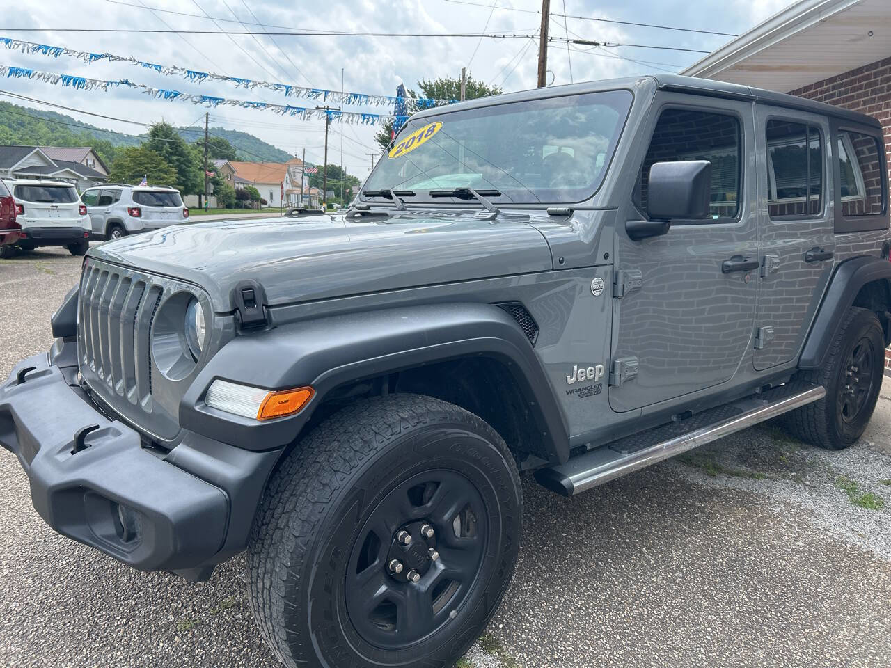 Used 2018 Jeep Wrangler Unlimited Sport image 2
