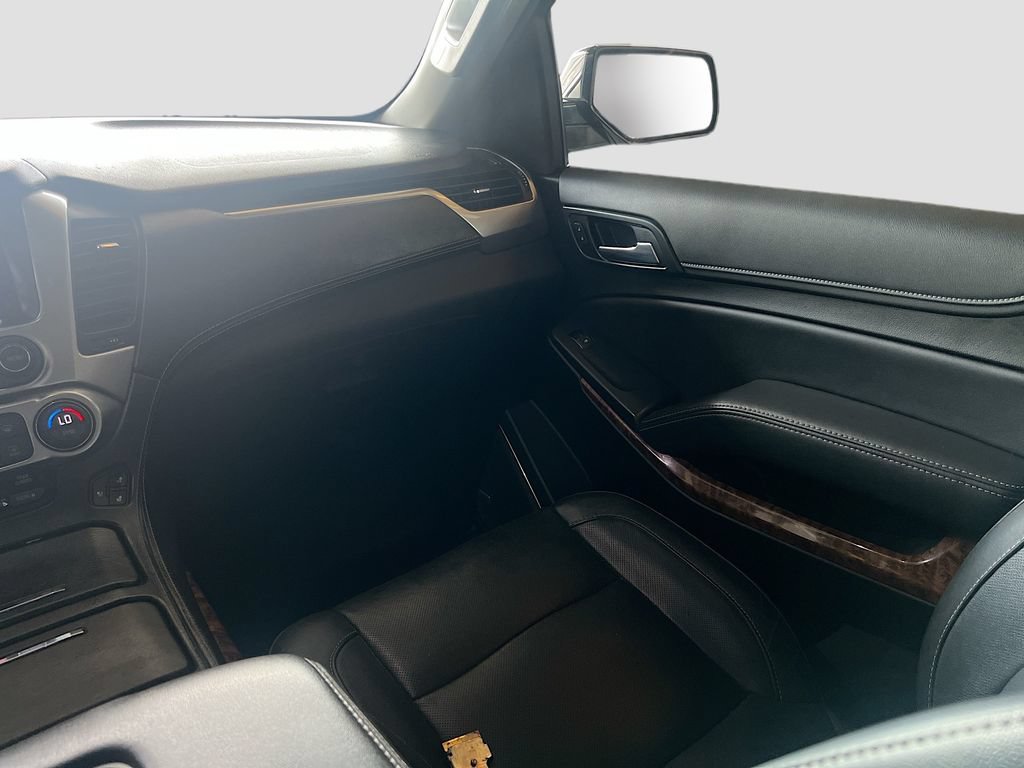 Used 2019 Chevrolet Suburban Premier AWD/4WD image 25