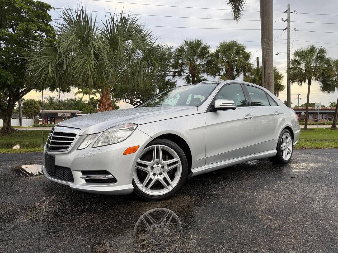 Used 2013 Mercedes-Benz E 350 4MATIC Sedan w/ Premium 2 Pkg image 1