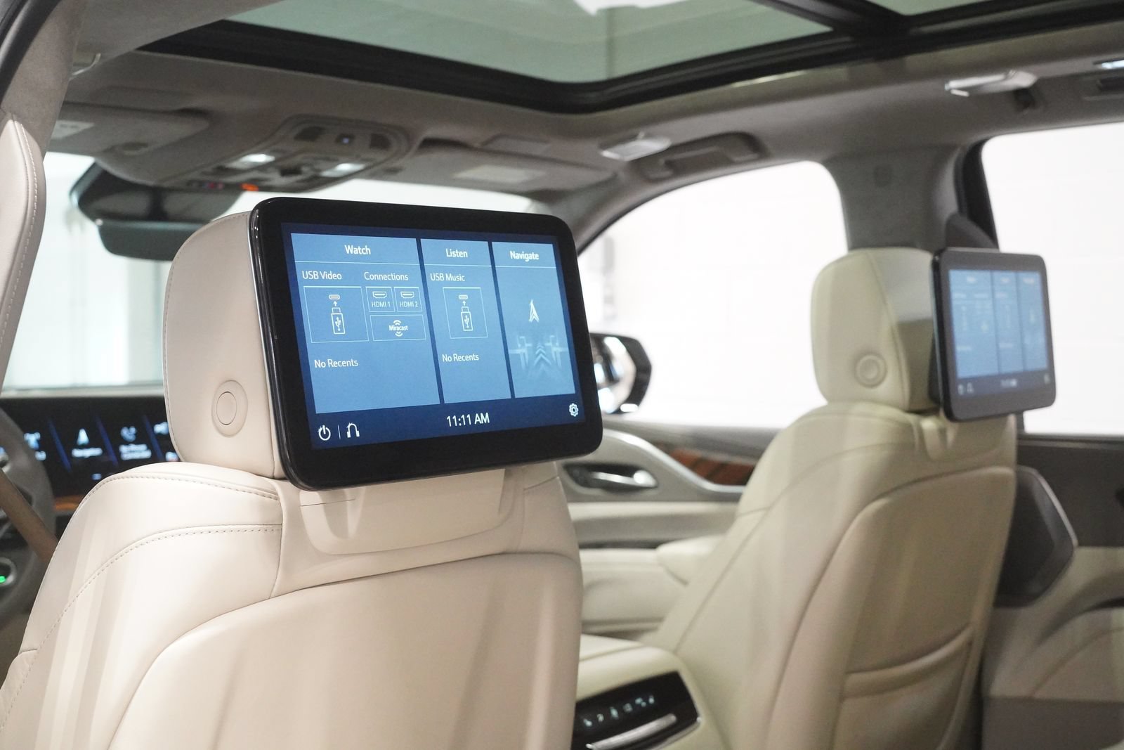 Used 2021 Cadillac Escalade Premium Luxury Platinum w/ Heavy-Duty Trailer Package AWD/4WD image 14