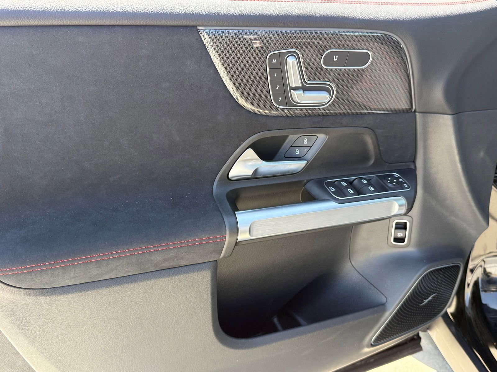 New 2026 Mercedes-Benz GLB 35 AMG 4MATIC image 16