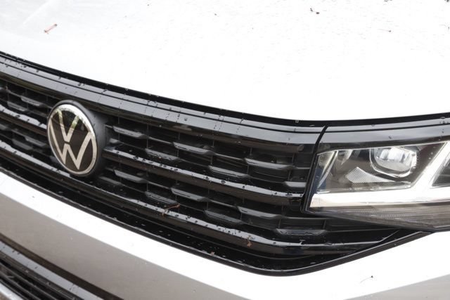 Used 2023 Volkswagen Atlas Cross Sport SEL R-Line AWD/4WD image 12