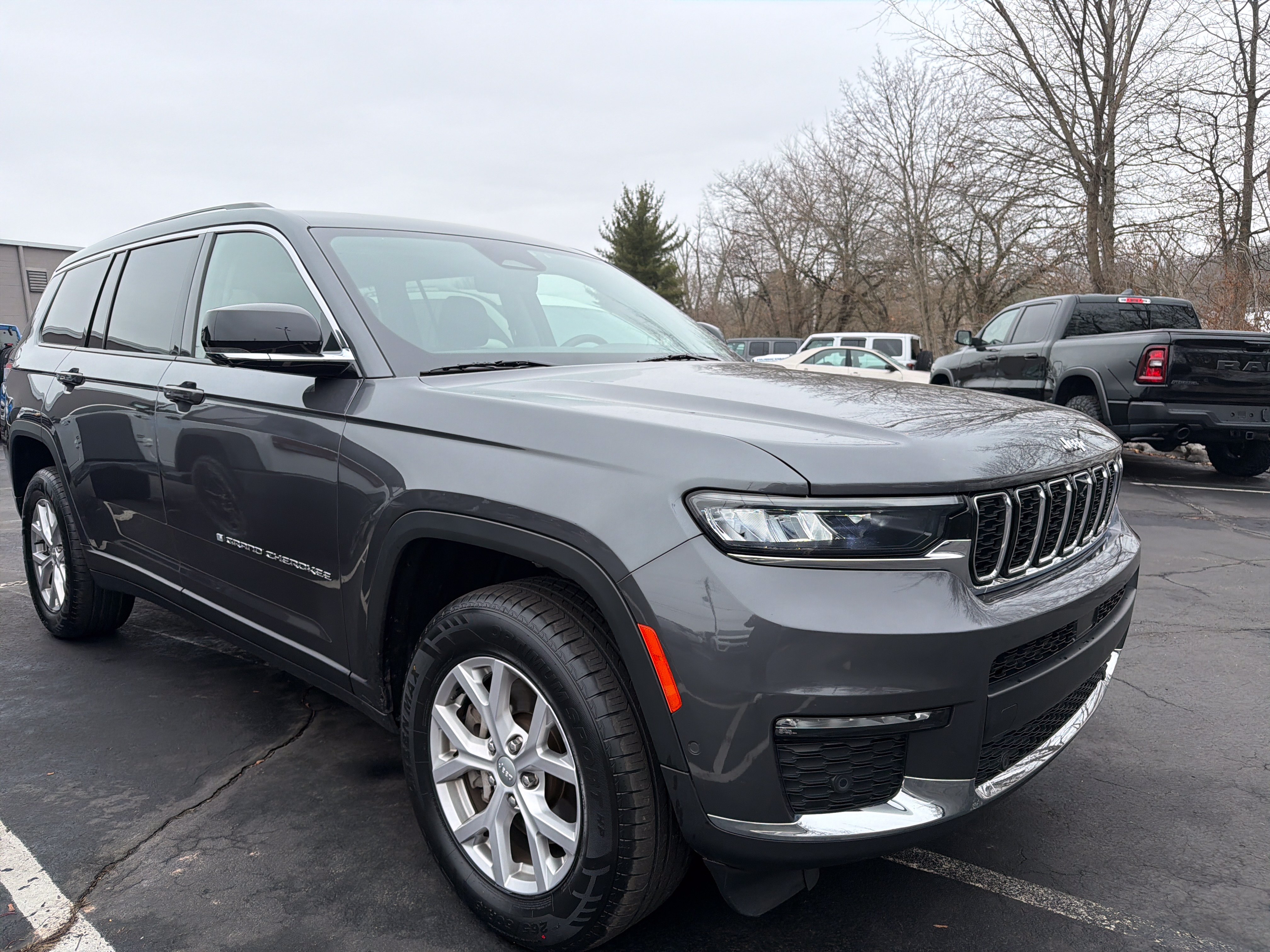 Certified 2022 Jeep Grand Cherokee L Limited w/ Luxury Tech Group II AWD/4WD image 1