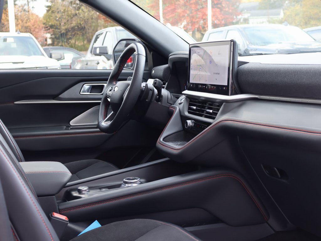 Used 2025 Ford Explorer ST image 39