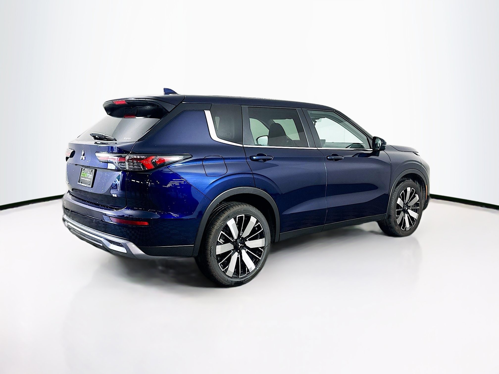 Used 2025 Mitsubishi Outlander SE AWD/4WD image 9