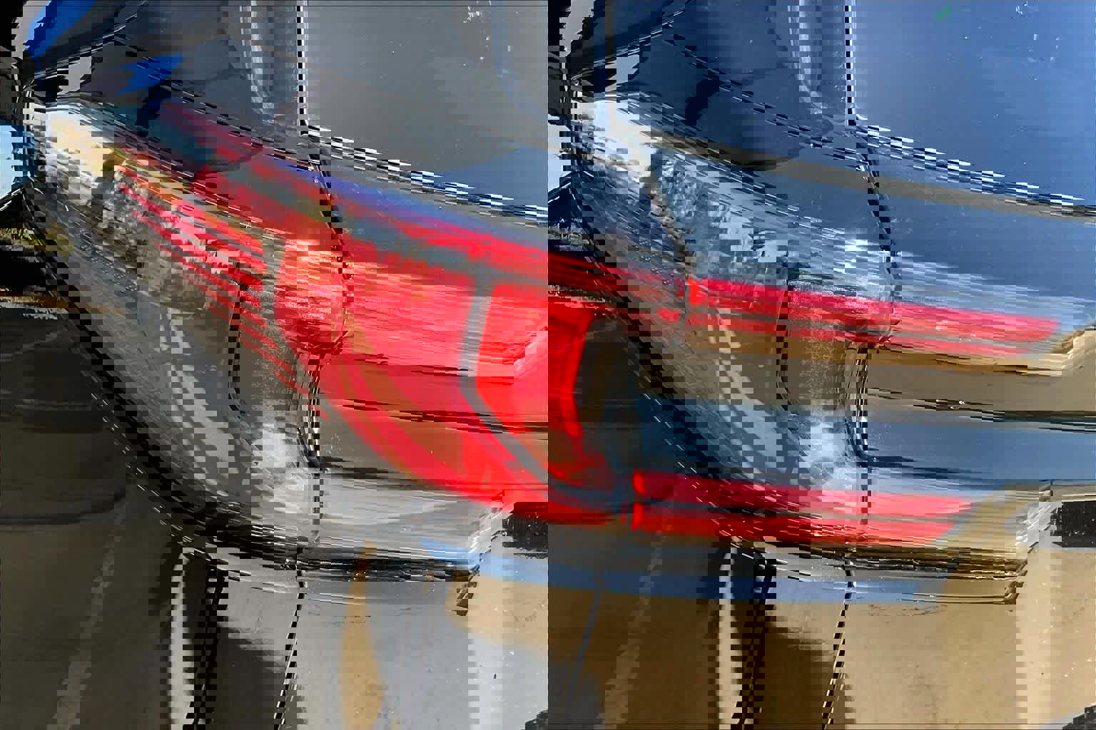 Used 2025 GMC Acadia Elevation image 26