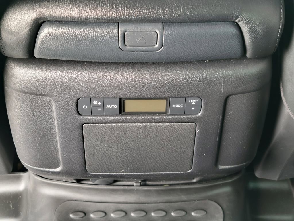 Used 2022 Nissan Armada SL w/ Captain's Chairs Package image 21