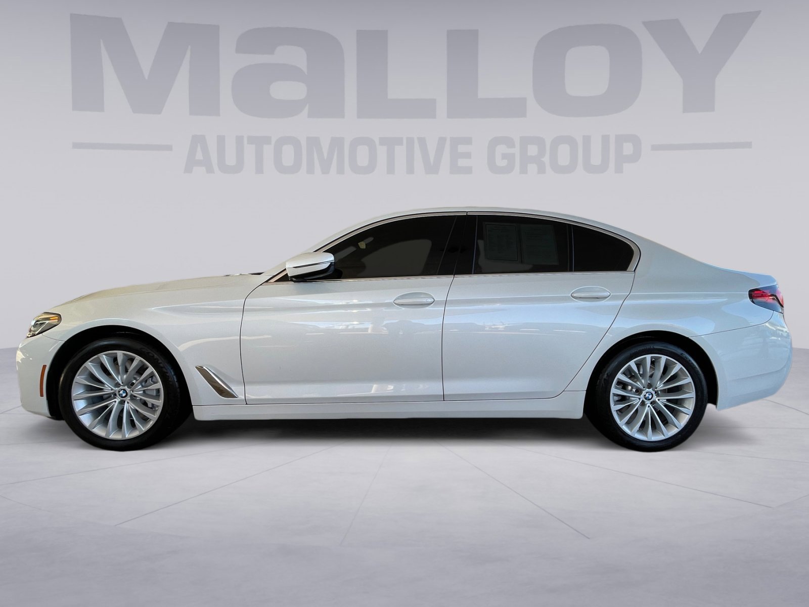 Used 2023 BMW 530i xDrive w/ Executive Package image 2