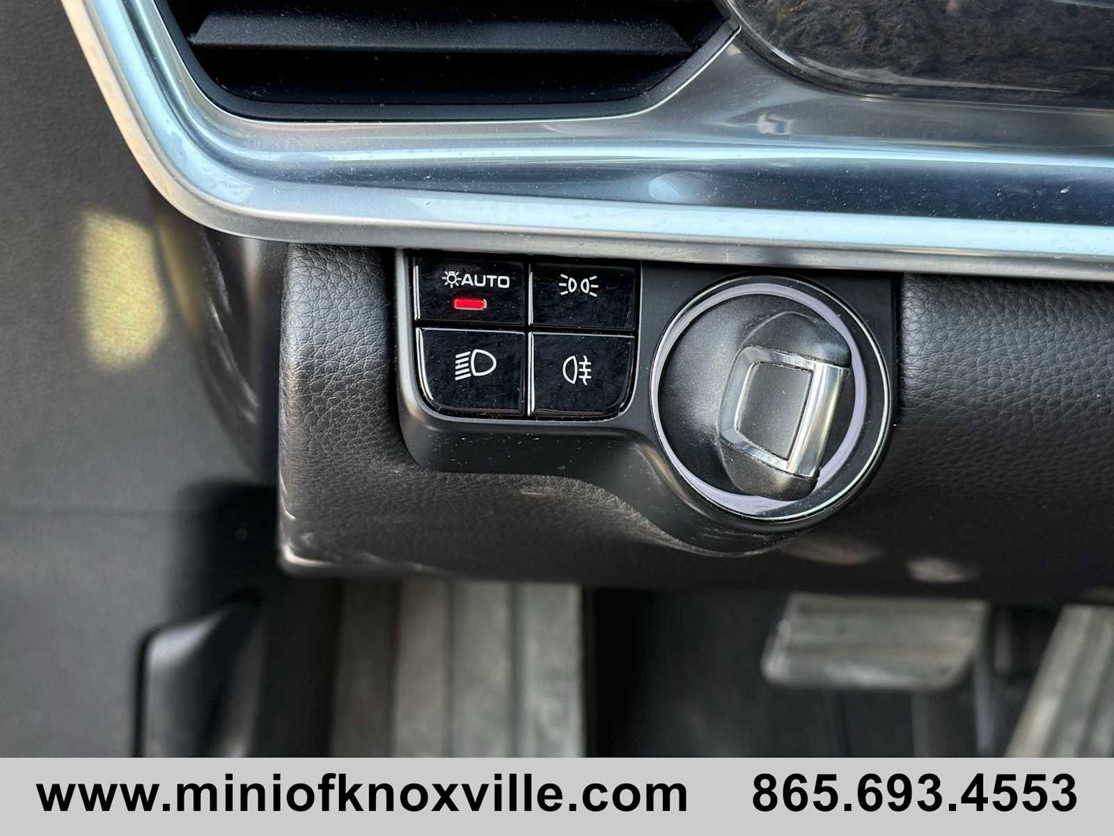 Used 2018 Porsche Panamera 4 image 24