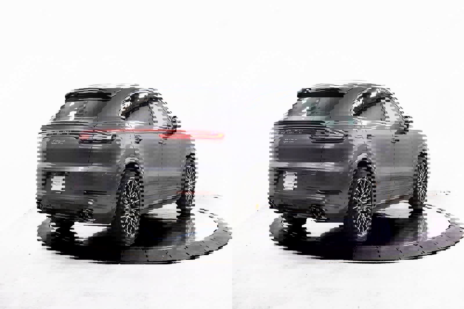 Certified 2022 Porsche Cayenne Turbo image 7