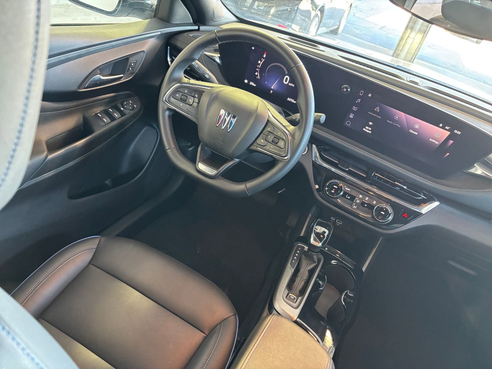 Used 2025 Buick Envista Sport Touring image 33