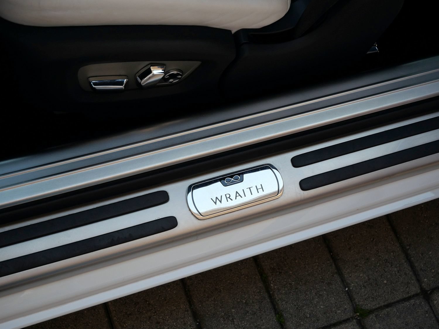 Used 2021 Rolls-Royce Wraith w/ Rolls-Royce Signature Package RWD image 8