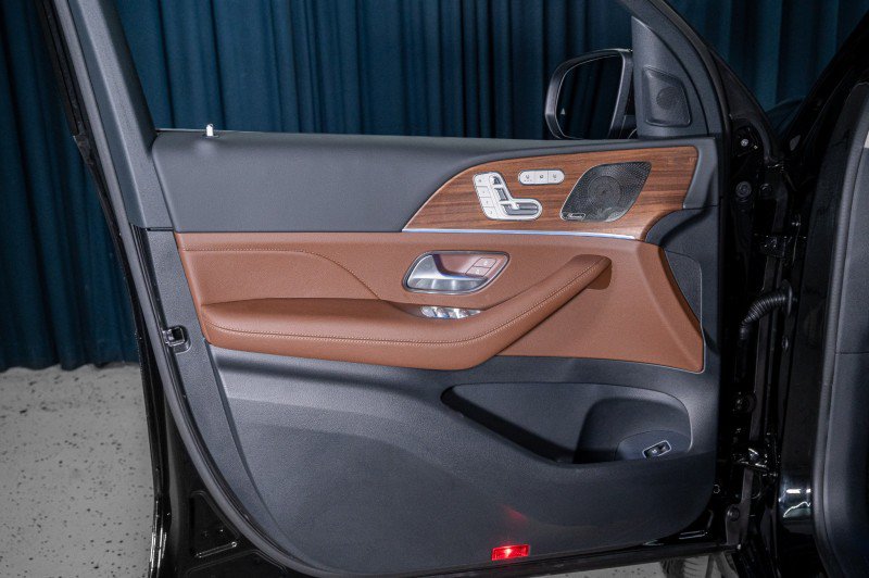 New 2026 Mercedes-Benz GLS 450 4MATIC image 13