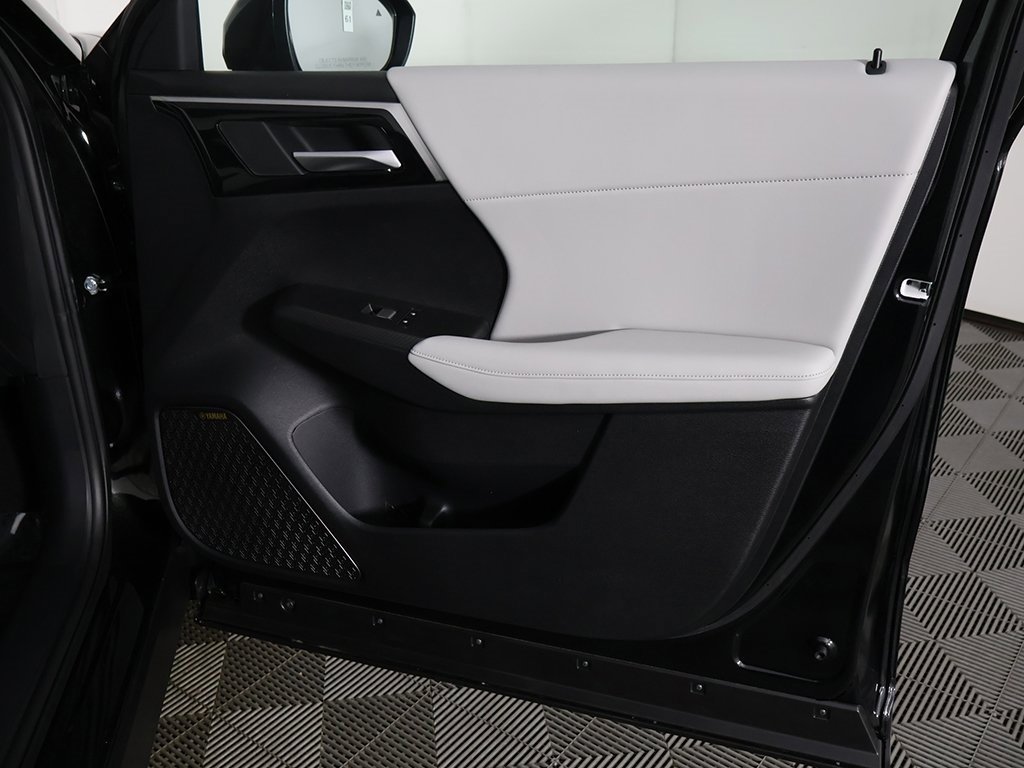 New 2025 Mitsubishi Outlander SE image 27