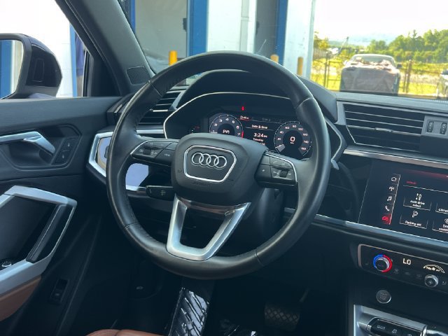 Used 2020 Audi Q3 2.0T Premium w/ Convenience Package AWD/4WD image 15