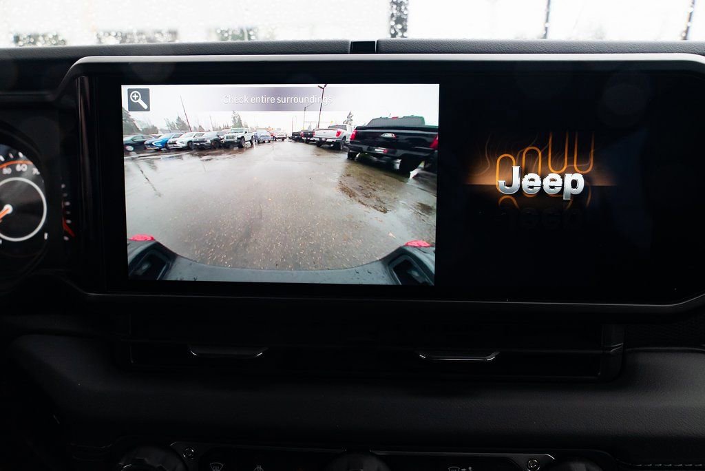 Used 2024 Jeep Gladiator Rubicon w/ Convenience Group image 15