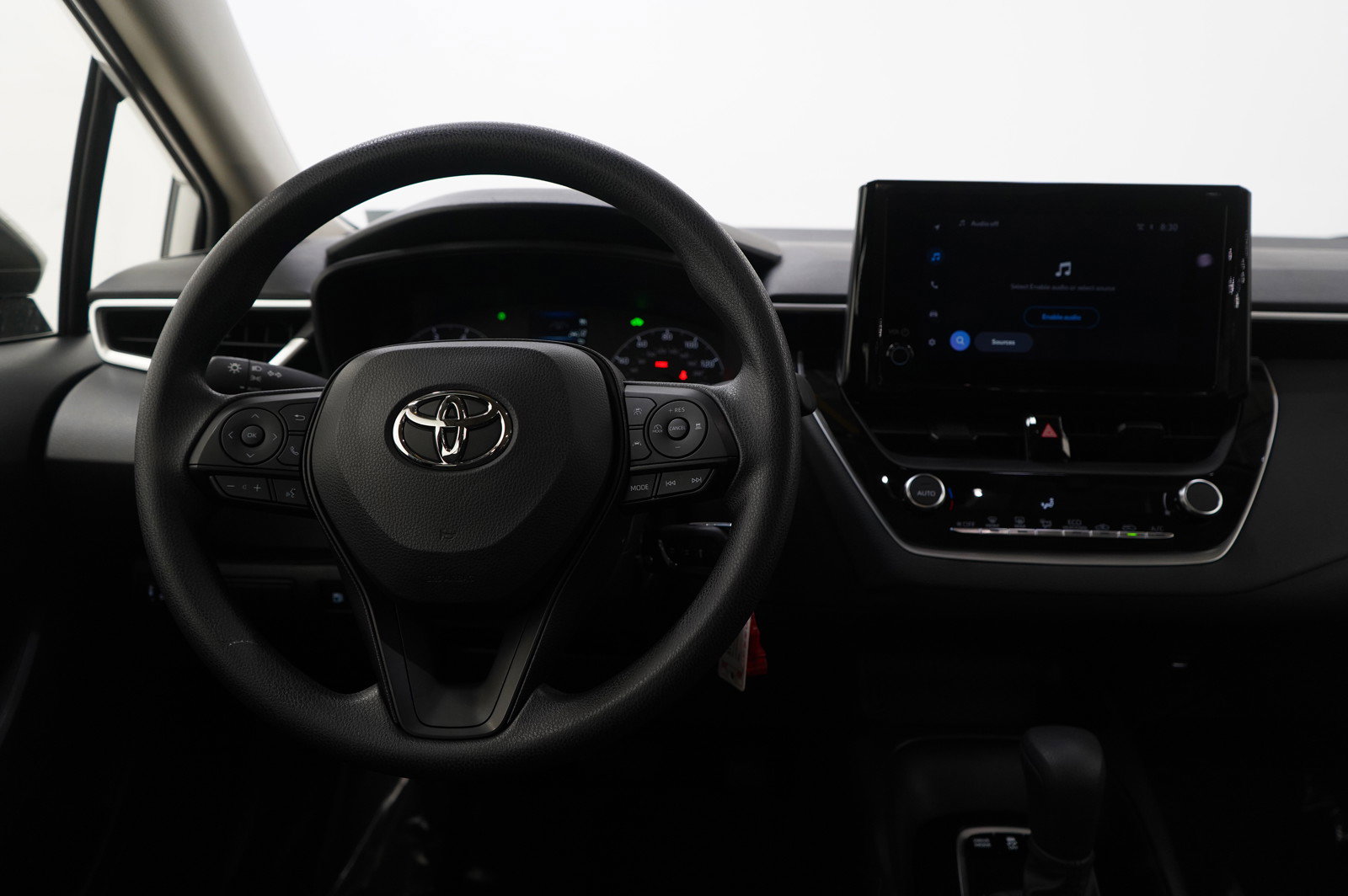 Used 2025 Toyota Corolla LE image 12