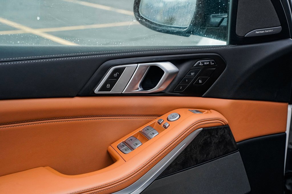 Used 2023 BMW X7 xDrive40i w/ M Sport Package image 9