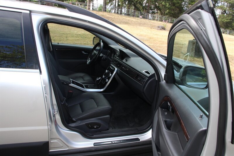 Used 2016 Volvo XC70 T5 Premier w/ Proximity Package AWD/4WD image 15