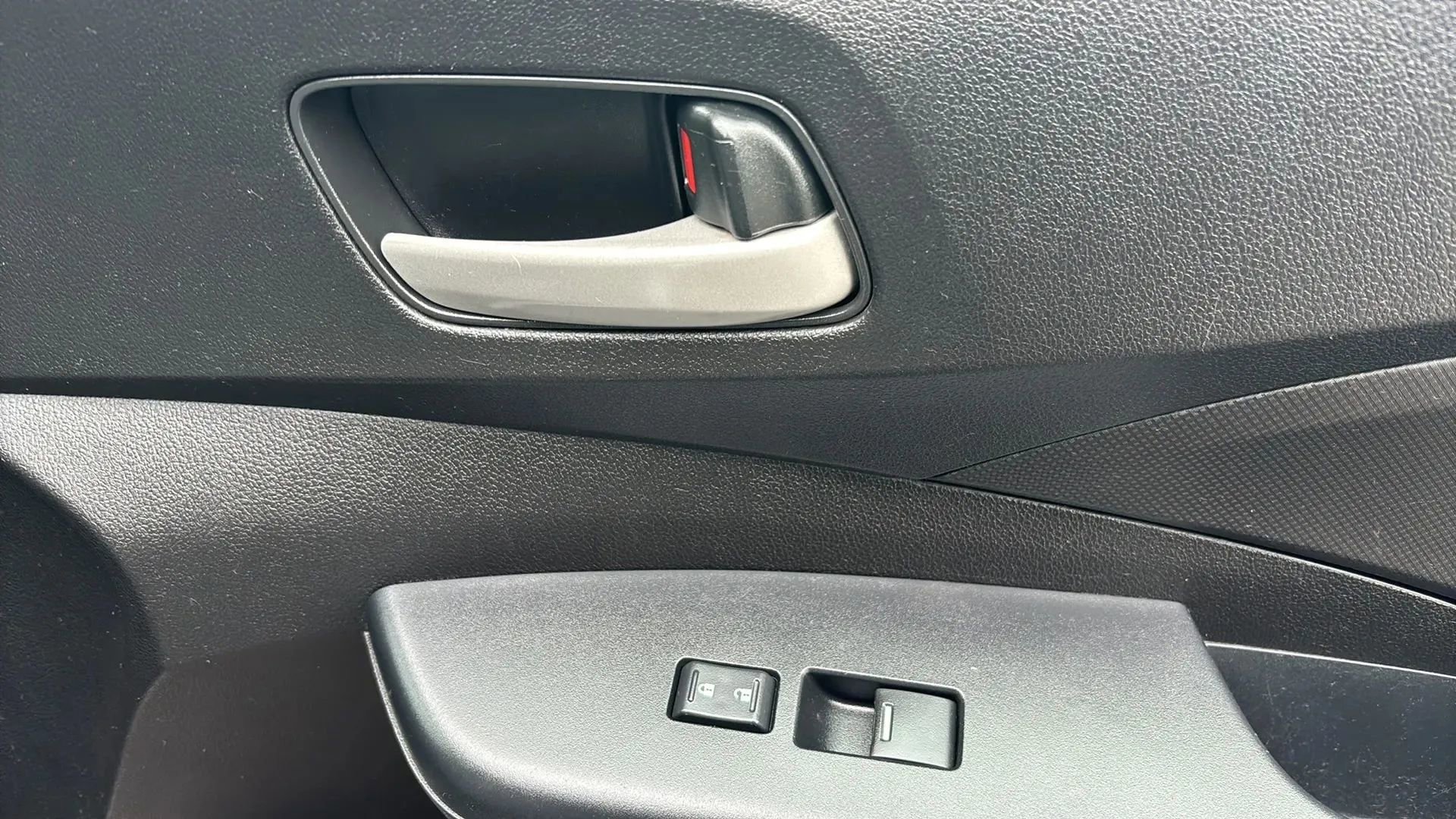 Used 2016 Honda CR-V LX image 45