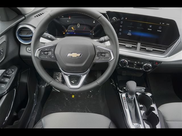 New 2026 Chevrolet Trax LT w/ LT Convenience Package FWD image 6