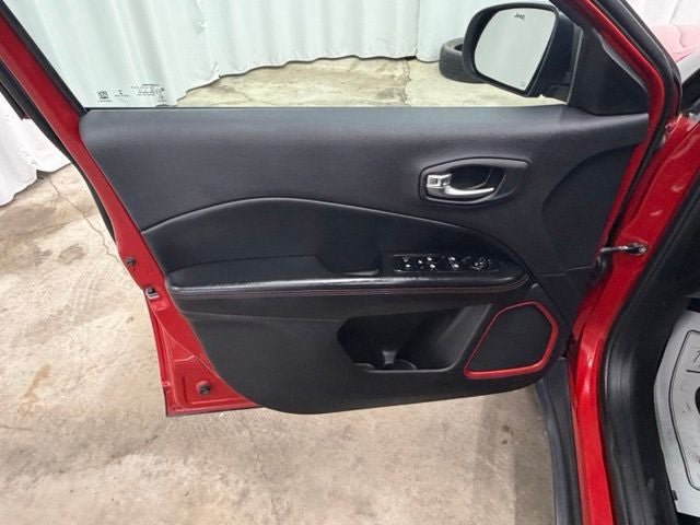 Used 2020 Jeep Compass Trailhawk AWD/4WD image 15
