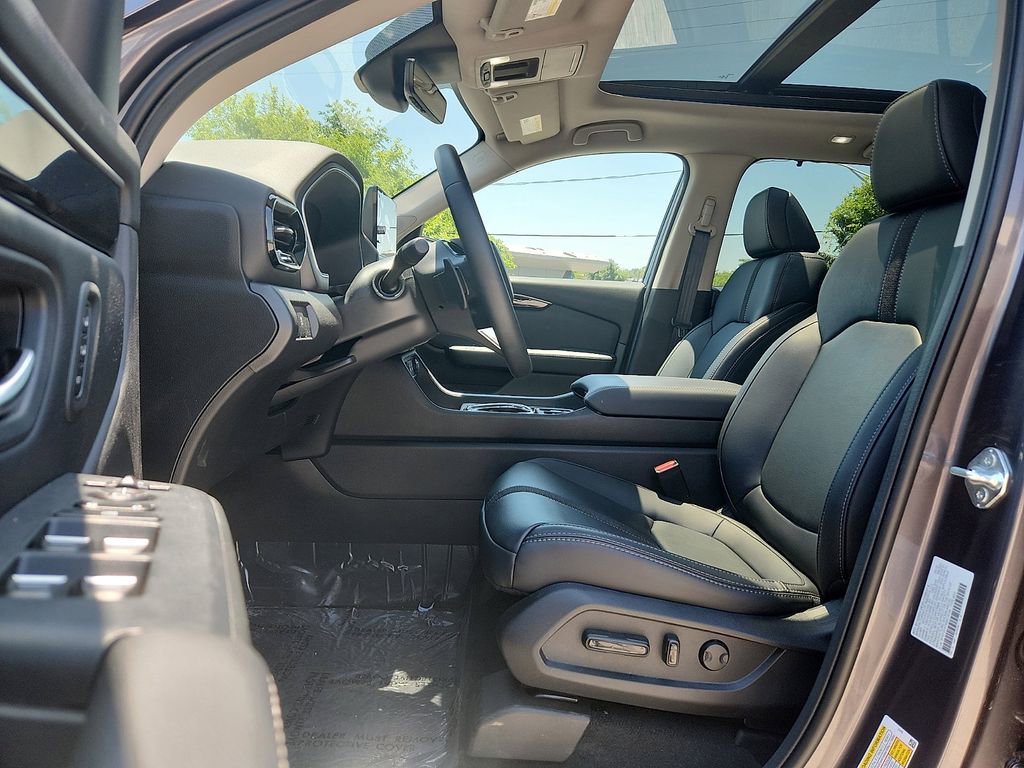 Certified 2025 Honda Pilot Touring image 9