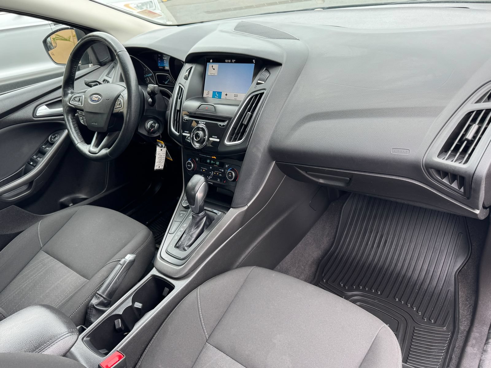 Used 2017 Ford Focus SEL w/ Cold Weather Package FWD image 21