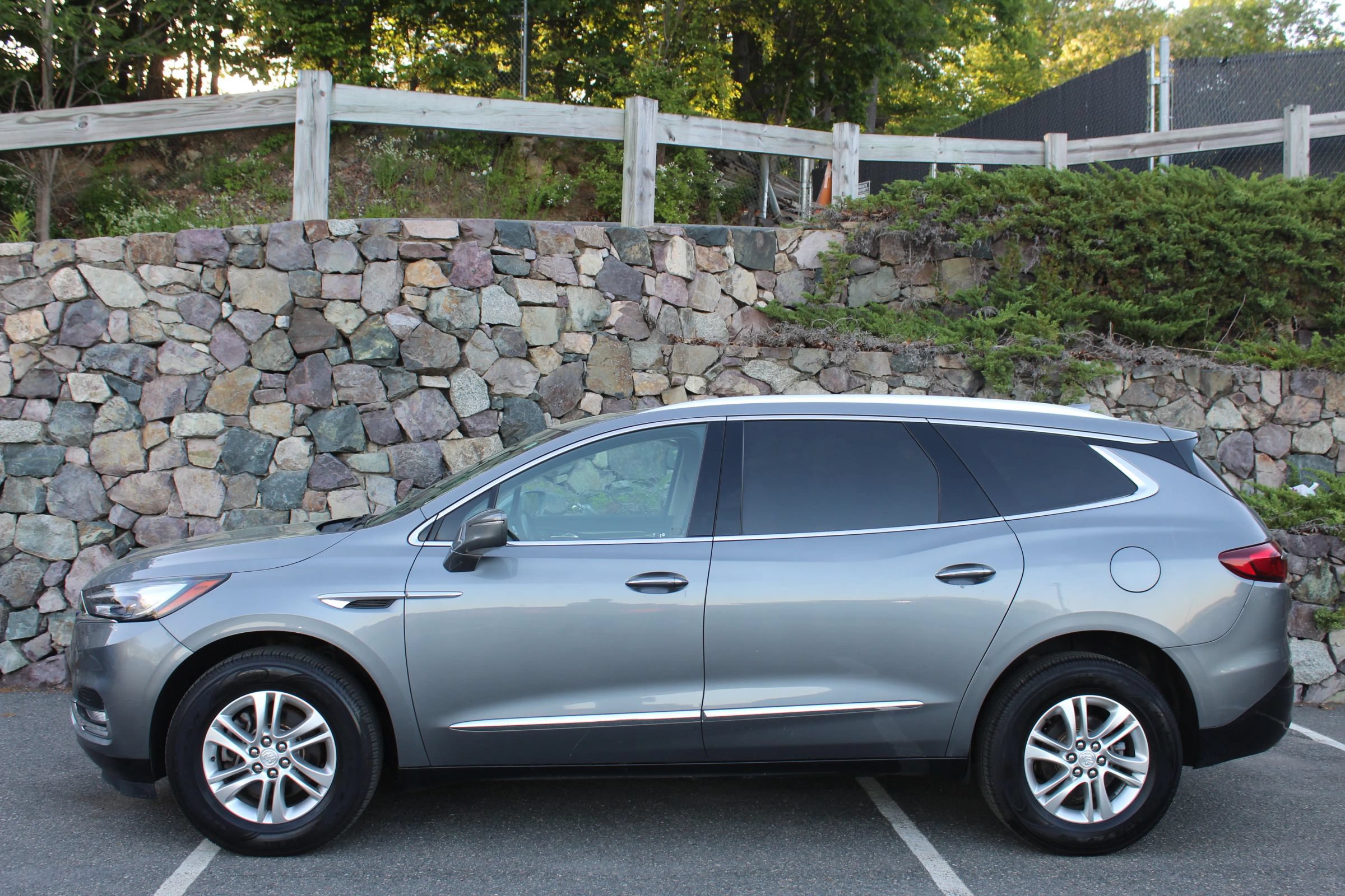 Used 2019 Buick Enclave Essence AWD/4WD image 6