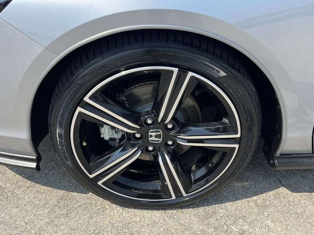 Used 2025 Honda Accord Sport image 9