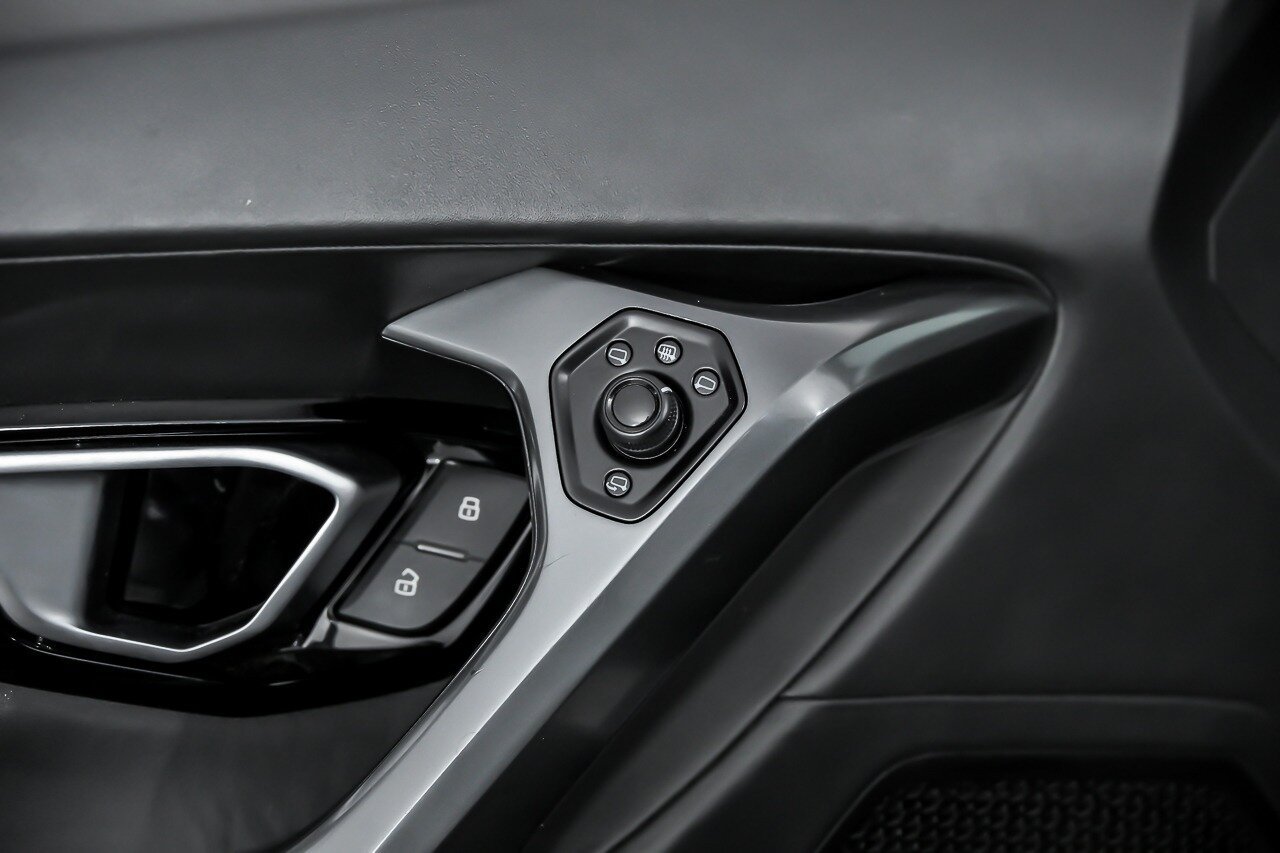 Used 2018 Lamborghini Huracan LP 580-2 RWD image 12