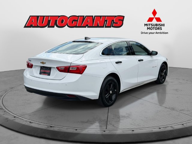 Used 2025 Chevrolet Malibu LS w/ LPO, Floor Liner Package FWD image 4