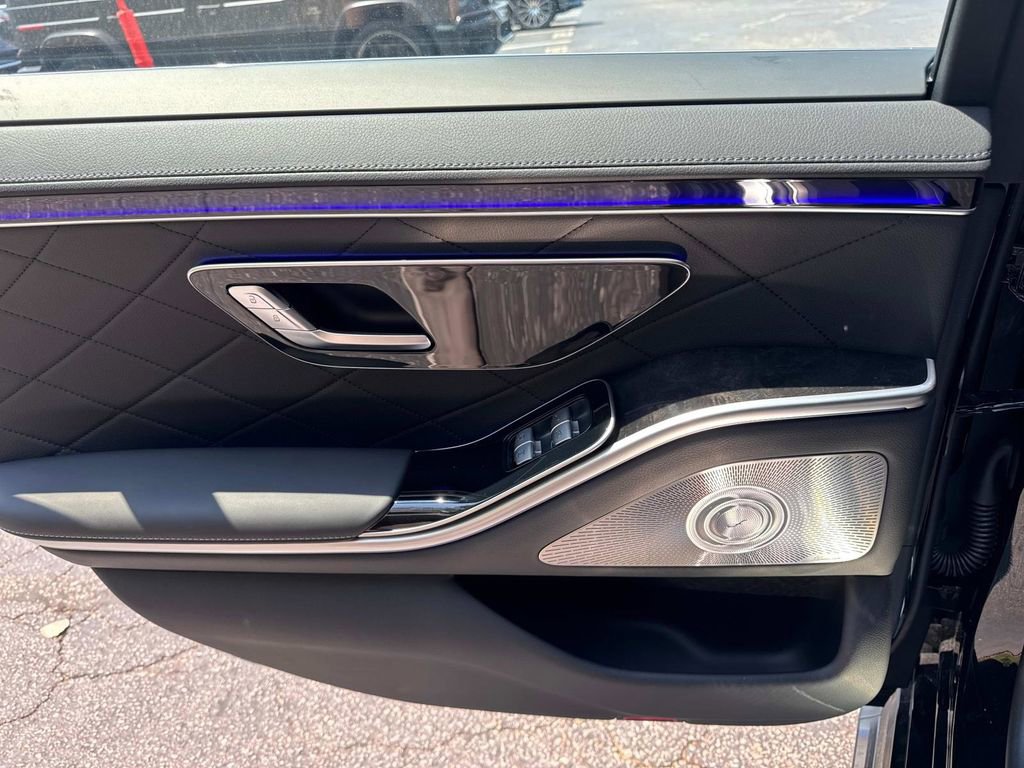 New 2025 Mercedes-Benz S 580 4MATIC Sedan image 12