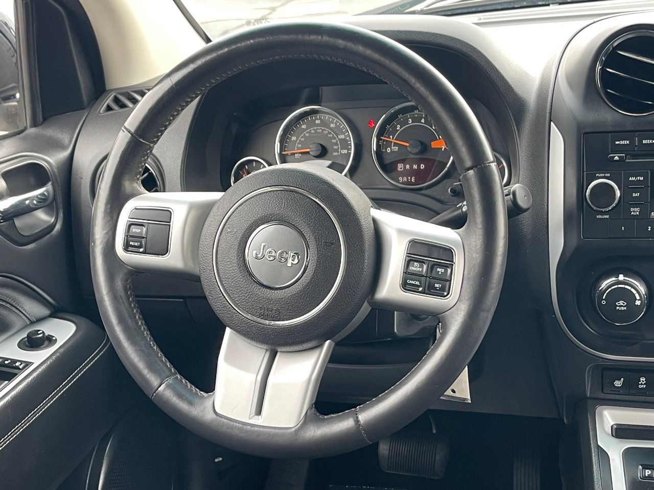 Used 2016 Jeep Compass Latitude image 14