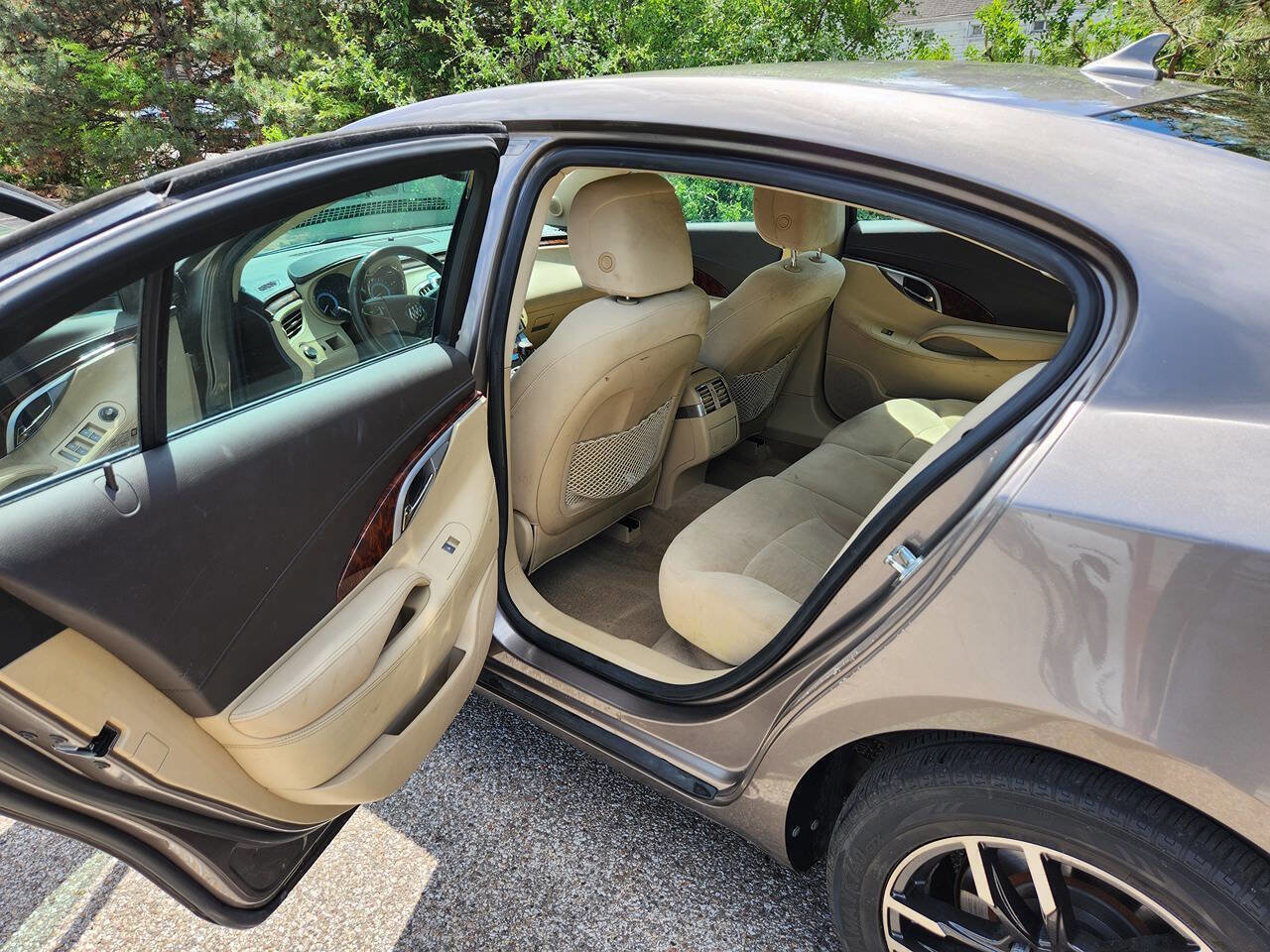 Used 2010 Buick LaCrosse CX FWD image 11