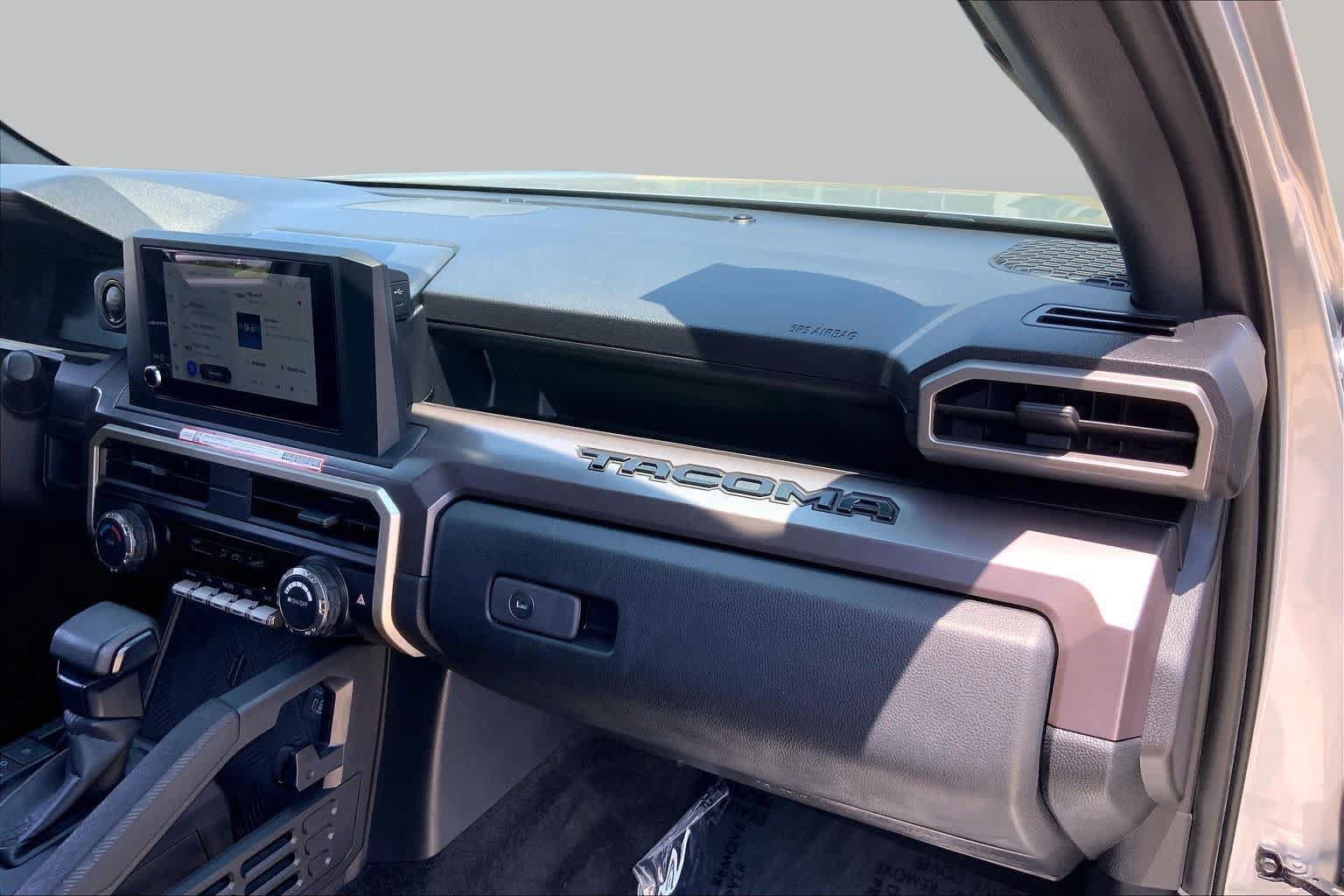 Used 2025 Toyota Tacoma SR5 AWD/4WD image 19