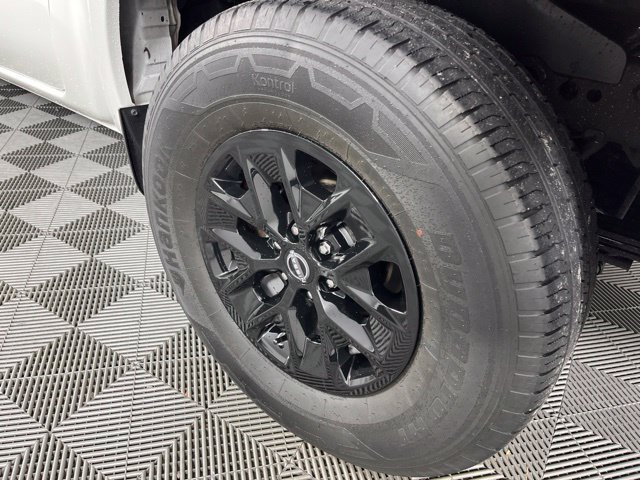 Used 2024 Nissan Frontier SV w/ Technology Package RWD image 14