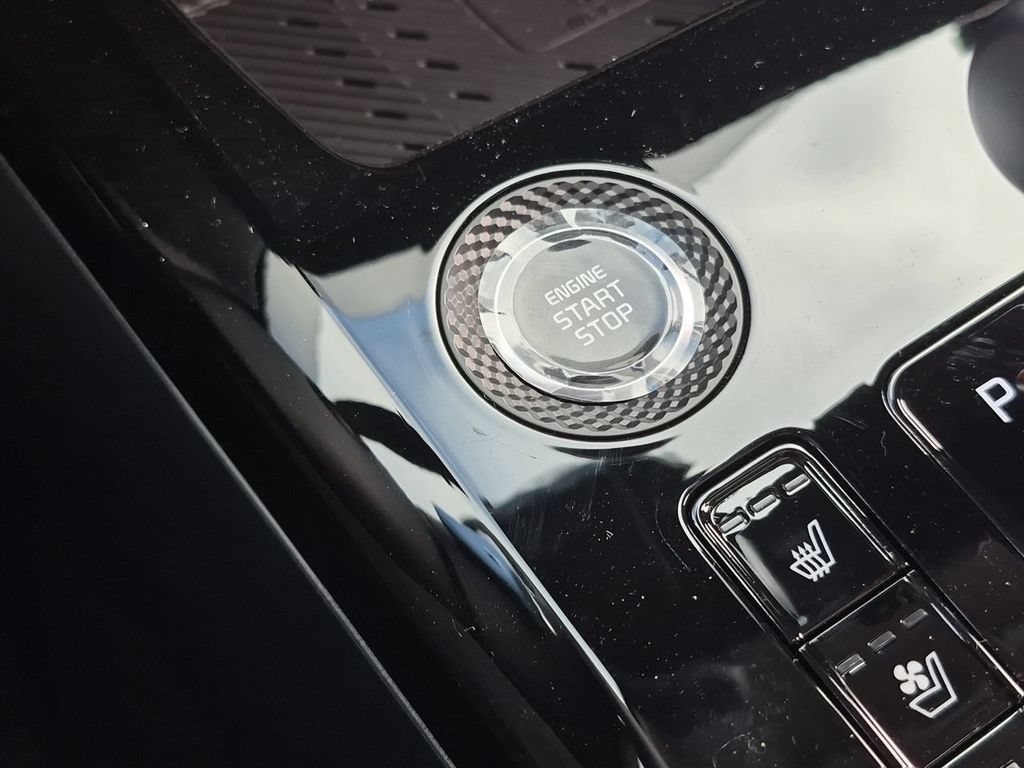 New 2026 Kia Niro FWD image 17